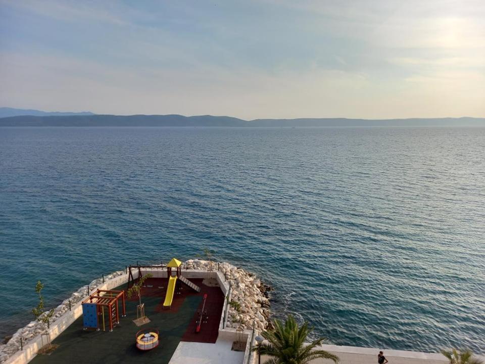 Bajo Apartmany Podgora Exterior photo